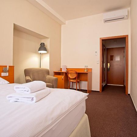 Wine Wellness Hotel Amande ฮุสโตเปเช ภายนอก รูปภาพ