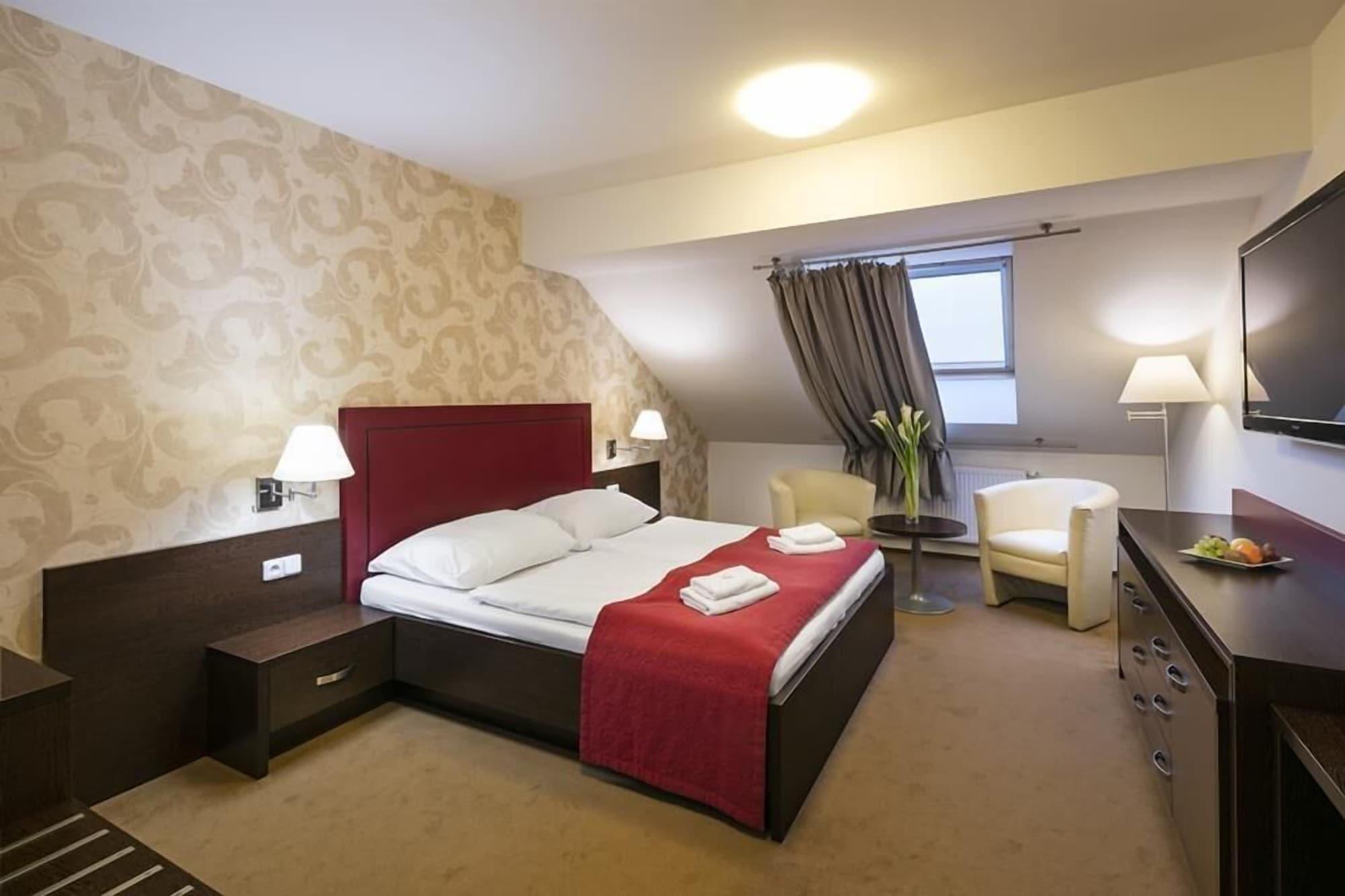 Wine Wellness Hotel Amande ฮุสโตเปเช ภายนอก รูปภาพ