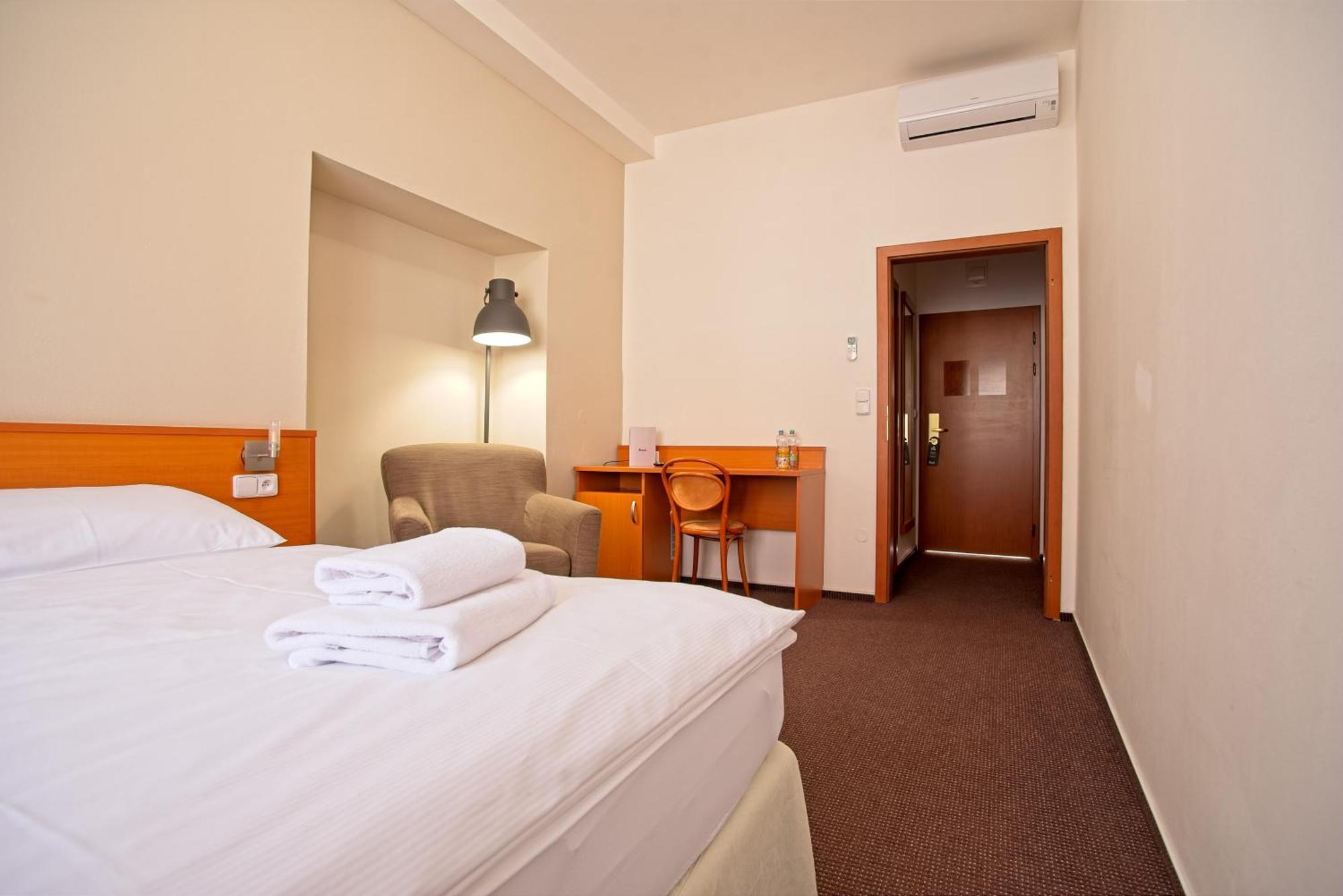 Wine Wellness Hotel Amande ฮุสโตเปเช ภายนอก รูปภาพ
