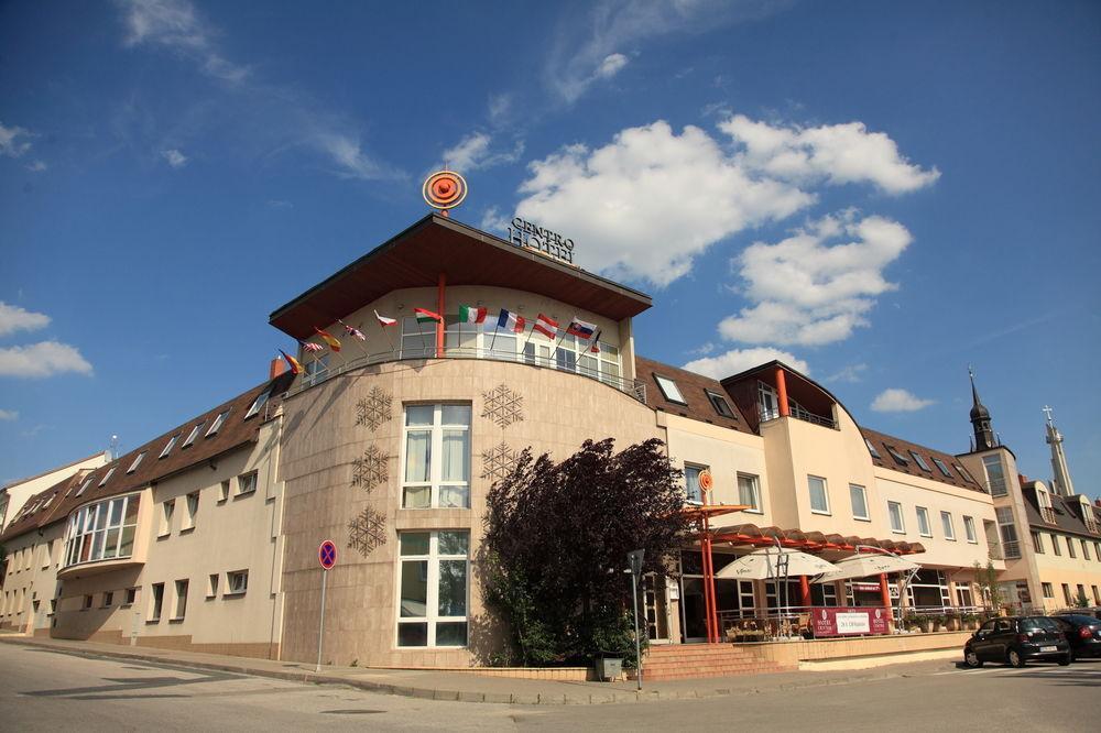 Wine Wellness Hotel Amande ฮุสโตเปเช ภายนอก รูปภาพ