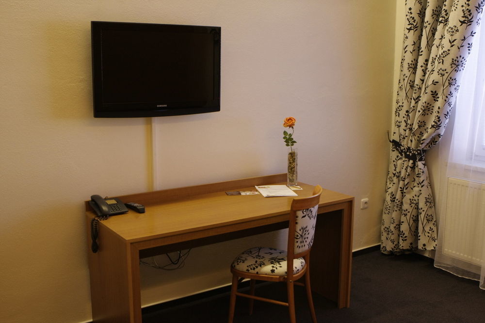 Wine Wellness Hotel Amande ฮุสโตเปเช ภายนอก รูปภาพ
